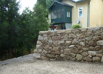 Natursteinmauer