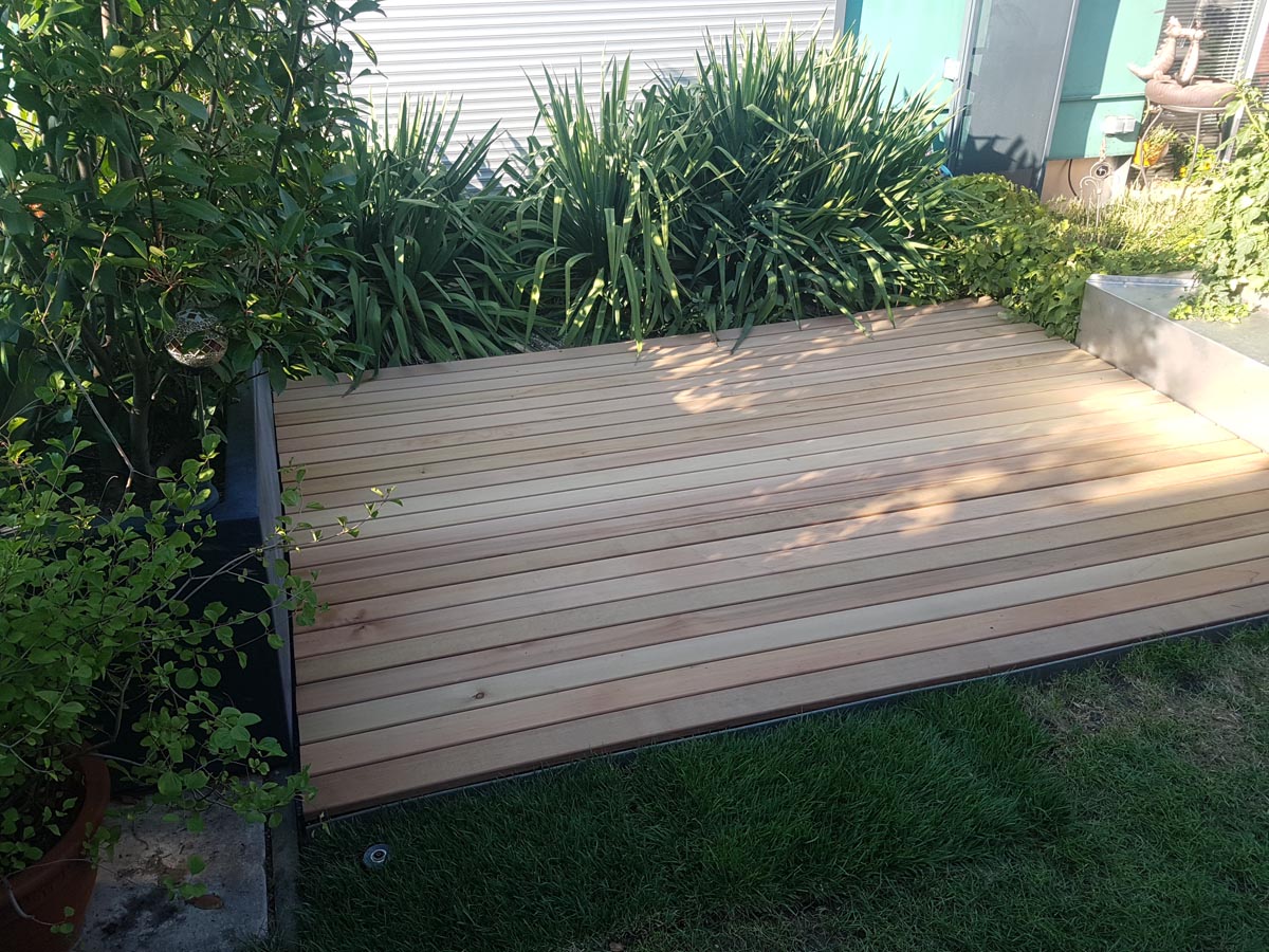 Terrasse Western Red Cedar auf Aluschienen
