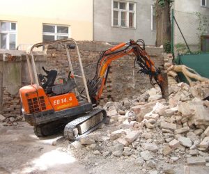 Minibagger + Schremmhammer Betonabbruch